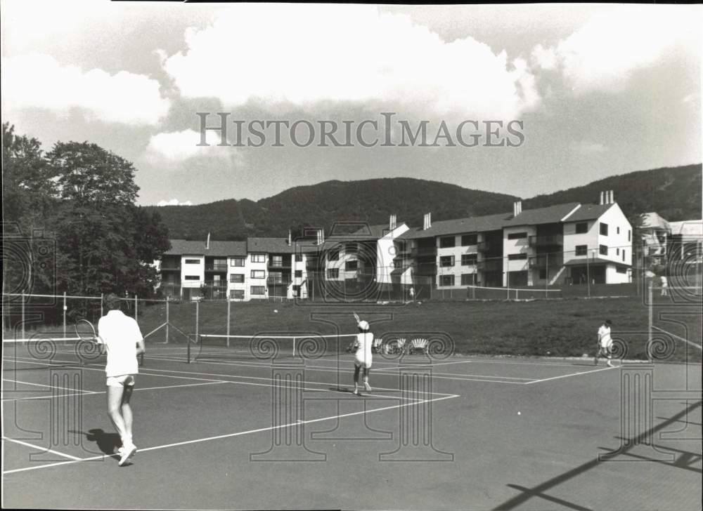 1983 Press Photo Tennis Players in Bolton Valley, Vermont - tub32420- Historic Images
