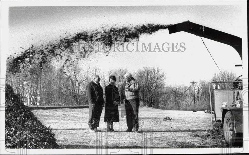 1990 Press Photo County Legislators at North Greenbush Town Park Tree Recycling - Historic Images