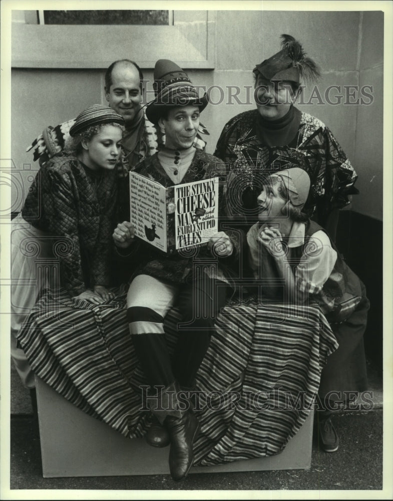 1998 Press Photo Cast of The Stinky Cheese Man and Other Fairly Stupid Tales - Historic Images