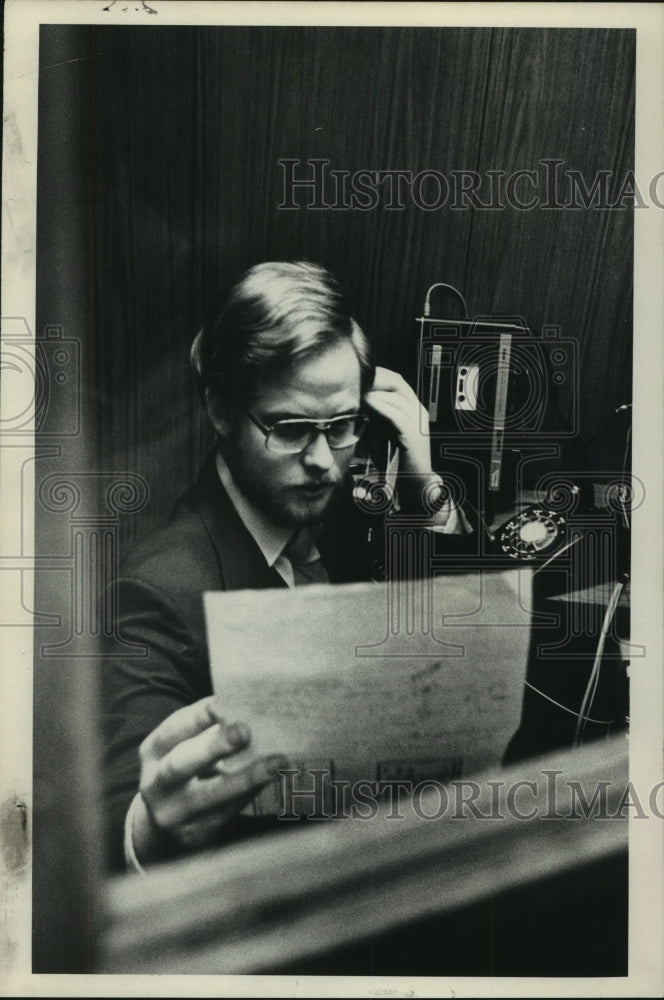 1982 Press Photo Journalist Mark Gronich - tup00180 - Historic Images