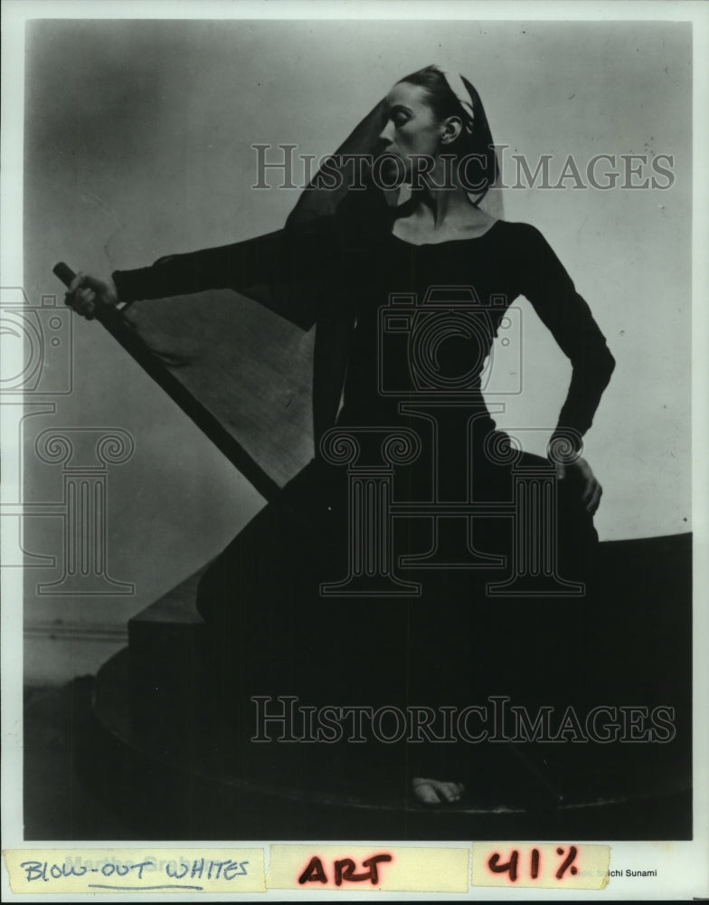 Press Photo Actor shown performing on stage - tup00183 - Historic Images