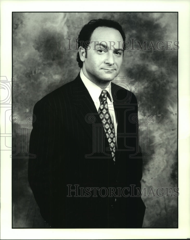 Press Photo Kevin Pollak stars as Jordan Better in the CBS comedy Work With Me - Historic Images