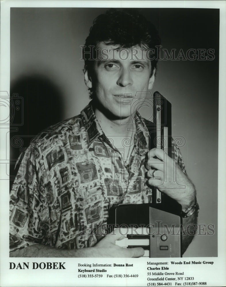 2002 Press Photo Keyboardist Dan Dobek - tup00300 - Historic Images