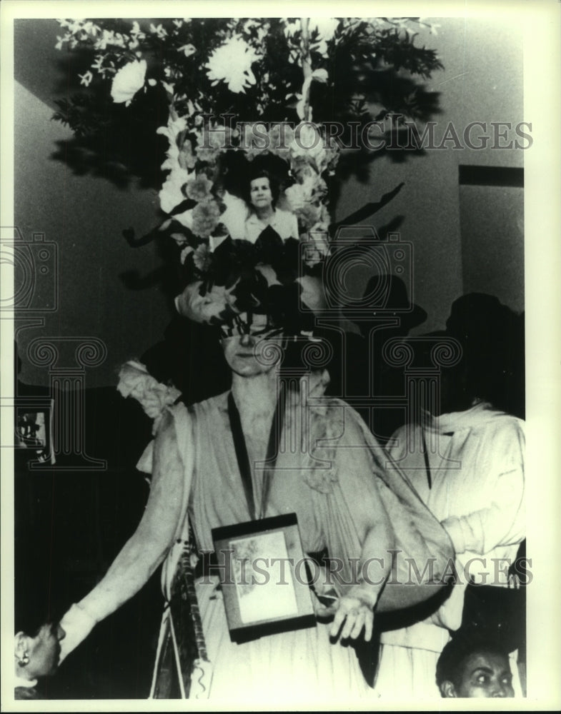Press Photo Dancer Merian Soto performs to commemorate Day of the Dead holiday - Historic Images