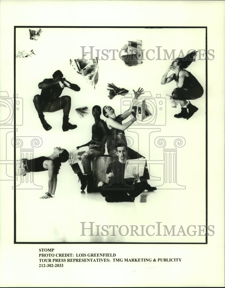 Press Photo Members of the group Stomp in New York - tup00419 - Historic Images