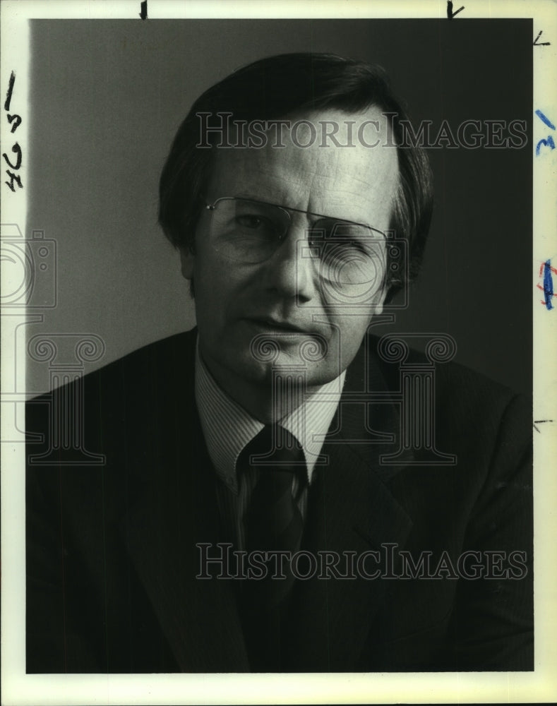 Press Photo Journalist Bill Moyers - tup00514 - Historic Images