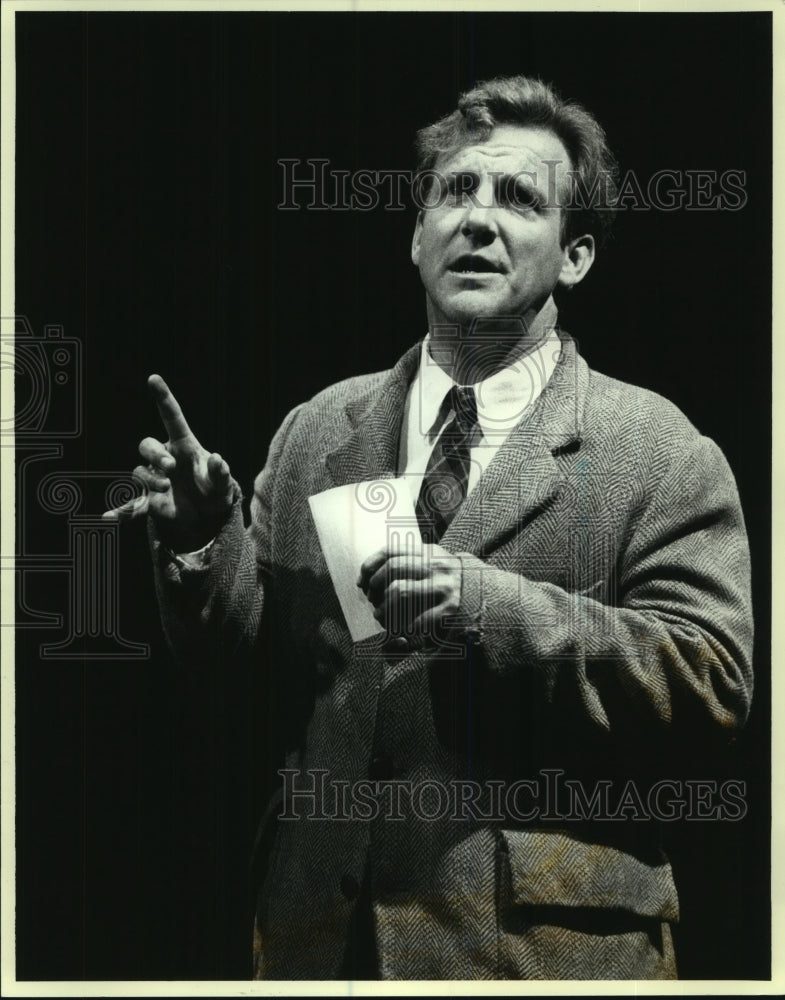 Press Photo Jamey Sheridan stars in &quot;Breaking The Code&quot; in Massachusetts - Historic Images