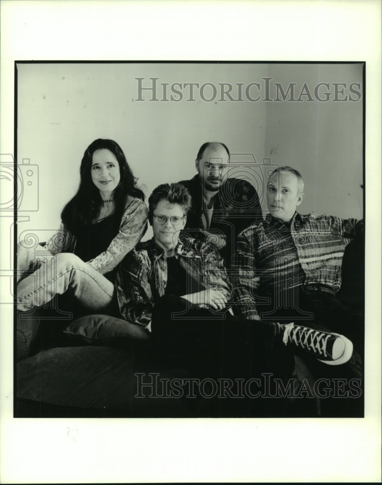 2003 Press Photo Musicians of the Kronos Quartet pose for group photo - Historic Images