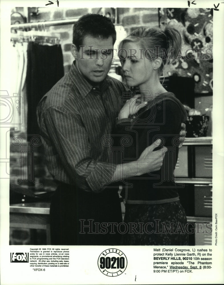 1999 Press Photo Daniel Cosgrove & Jennie Garth star in Beverly Hills 90210 - Historic Images