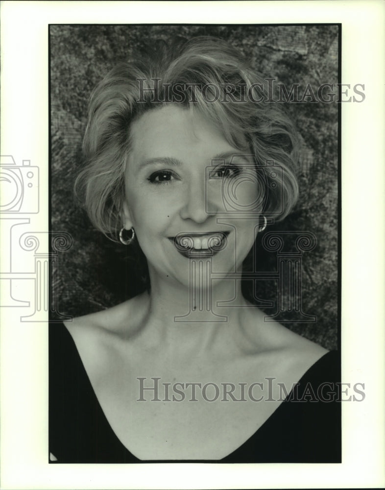 1998 Press Photo Comedienne Julie Halston, Empire Center at The Egg - tup00708 - Historic Images