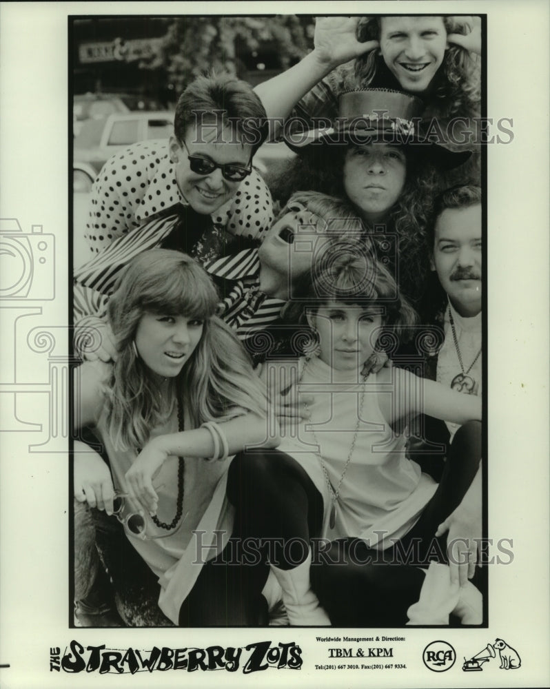 Press Photo The Strawberry Zots Band group shot - tup00755-Historic Images