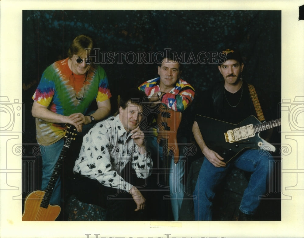 2002 Press Photo Bobby Dick & The Sundowners - tup00949 - Historic Images