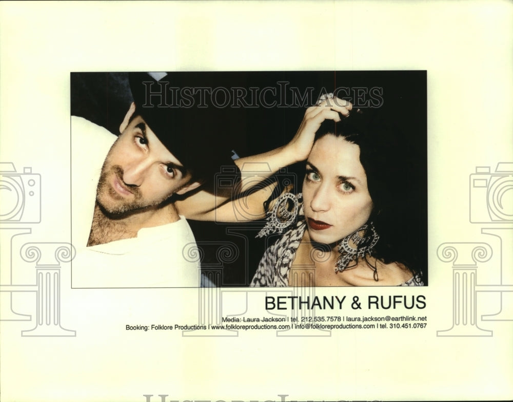 2008 Press Photo Performing duo Bethany &amp; Rufus - tup00952 - Historic Images