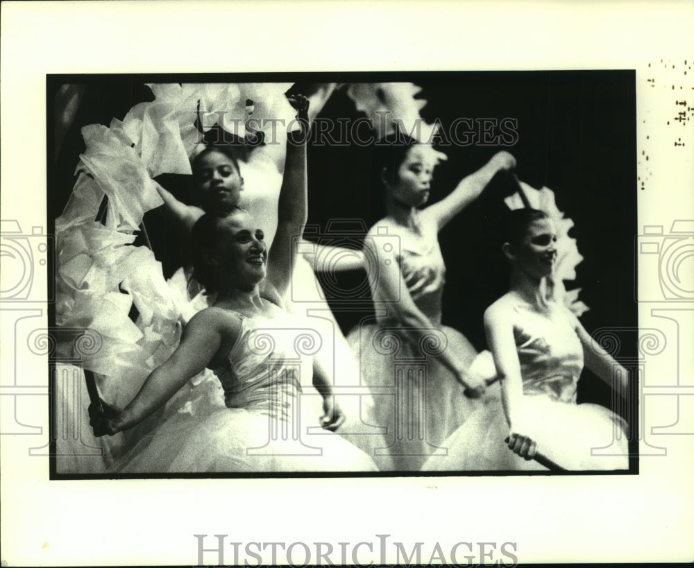 Press Photo Ballet dancers perform on stage - Historic Images