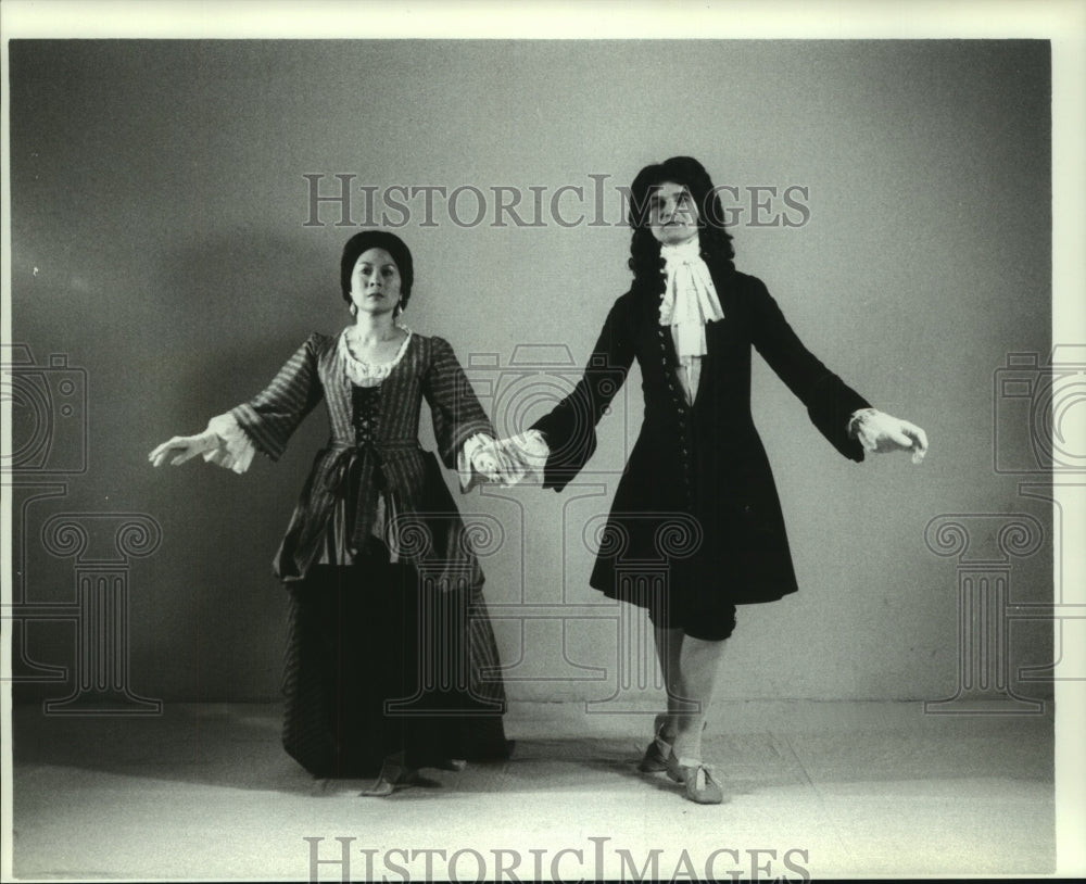 Press Photo Members of the Ken Pierce Baroque Dance Company perform on stage - Historic Images