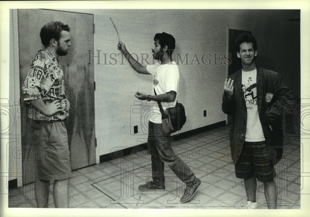 1990 Press Photo Members of the Actors Shakespeare Co. rehearse at Siena College - Historic Images