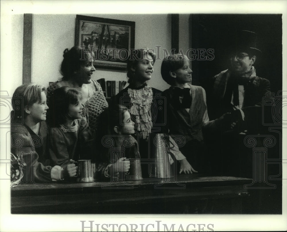Press Photo Scene from Berkshire Public Theatre production of A Christmas Carol - Historic Images
