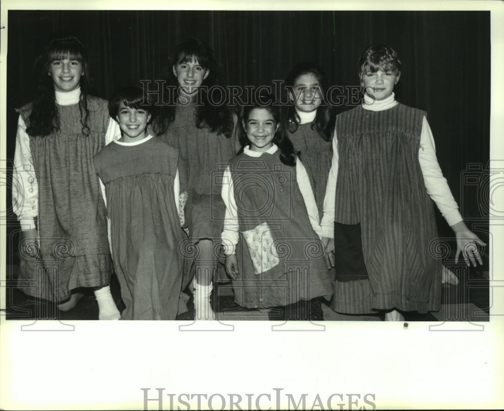 Press Photo Cast of orphans for "Annie" at Schenectady Light Opera Company - Historic Images