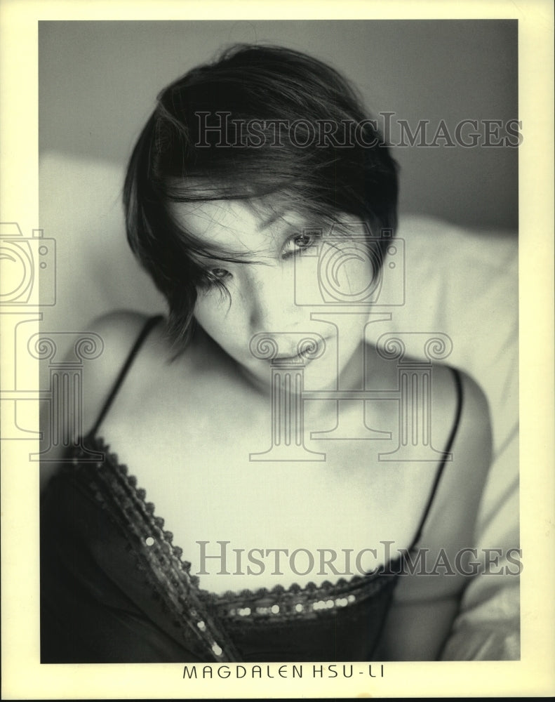 2006 Press Photo Singer Magdalen Hsu-Li - tup01335 - Historic Images