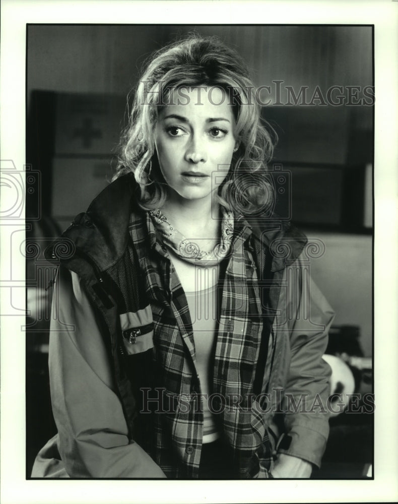 Press Photo Sharon Lawrence stars in Aftershock: Earthquake in New York on CBS - Historic Images