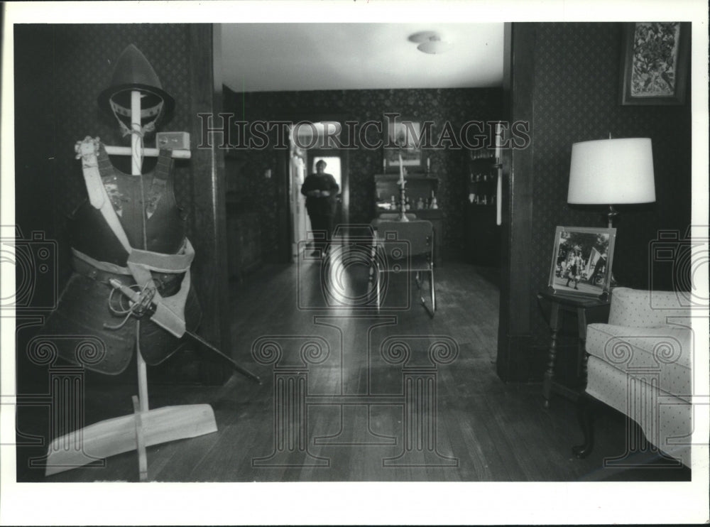 1993 Press Photo Terry Winslow in her Albany, New York home - tup01501 - Historic Images