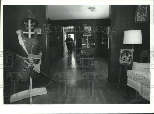 1993 Press Photo Terry Winslow in her Albany, New York home - tup01501 - Historic Images
