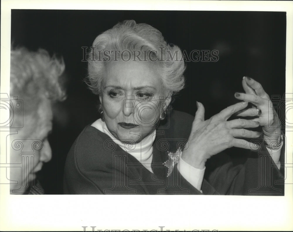 1995 Press Photo Actress Celeste Holm attends legislative meeting in Albany, NY - Historic Images