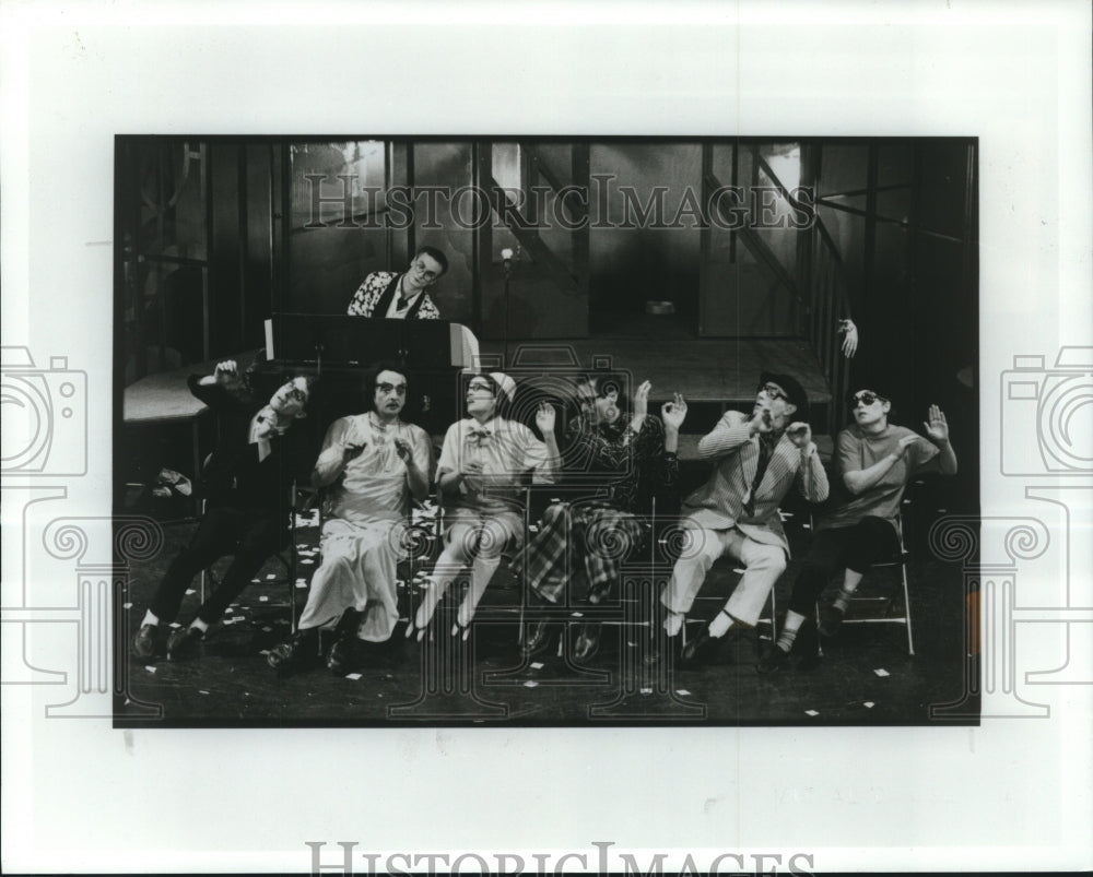 1991 Press Photo Theatre del Juene Lune performs Some People's Kids in New York - Historic Images