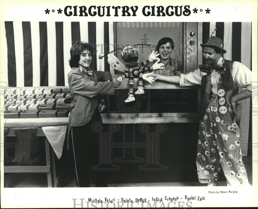 1992 Press Photo Stage actors perform &quot;Circuitry Circus&quot; - tup01710 - Historic Images