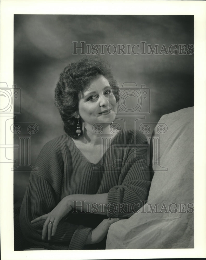 Press Photo Actress Eileen Schuyler in one-woman comedy &quot;Shirley Valentine&quot; - Historic Images