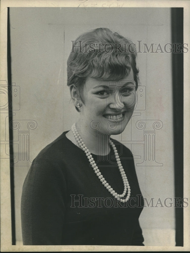 1967 Press Photo Dona-Marie Munro, Niagara-Mohawk Power Corporation, New York-Historic Images