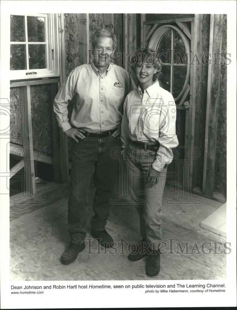 Press Photo Dean Johnson & Robin Hartl host television series Hometime - Historic Images