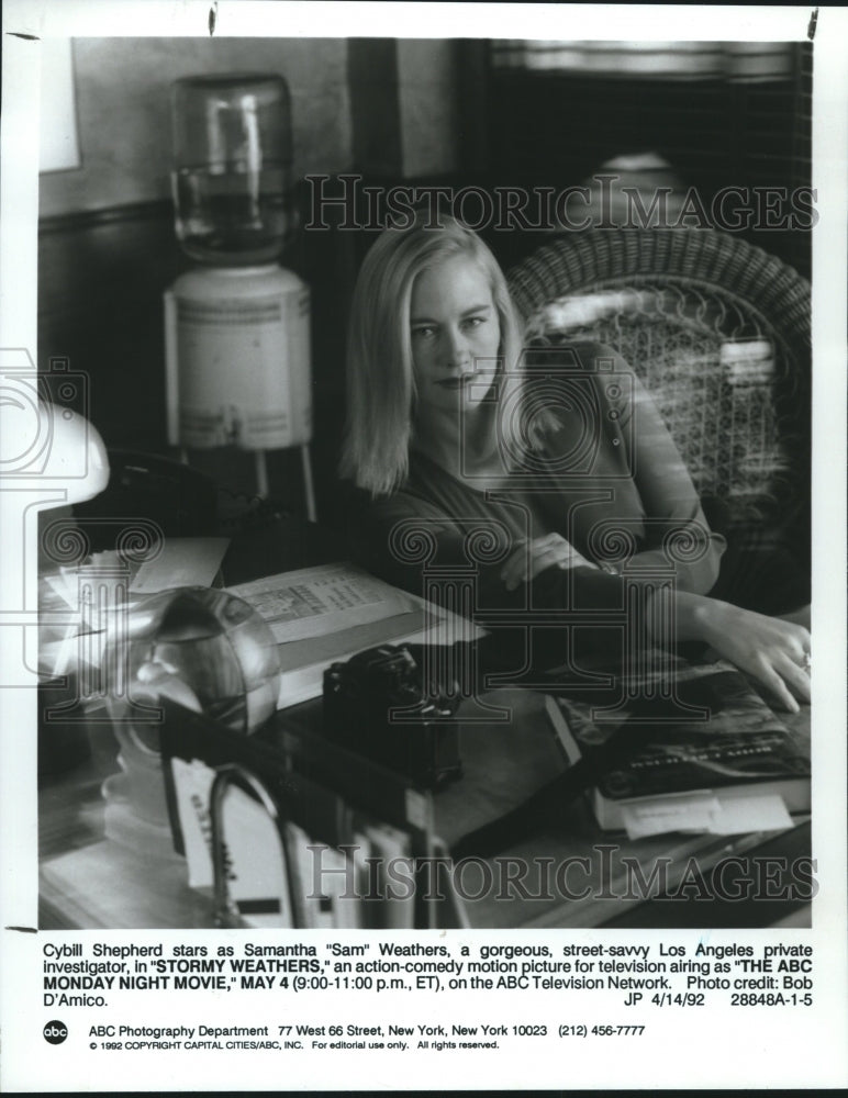 1992 Press Photo Cybil Shepherd as Samantha Weathers in "Stormy Weathers" on ABC - Historic Images