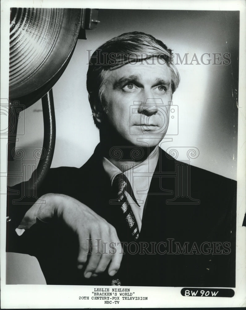 Press Photo Leslie Nielsen in "Bracken's World" on NBC-TV - tup02495 - Historic Images