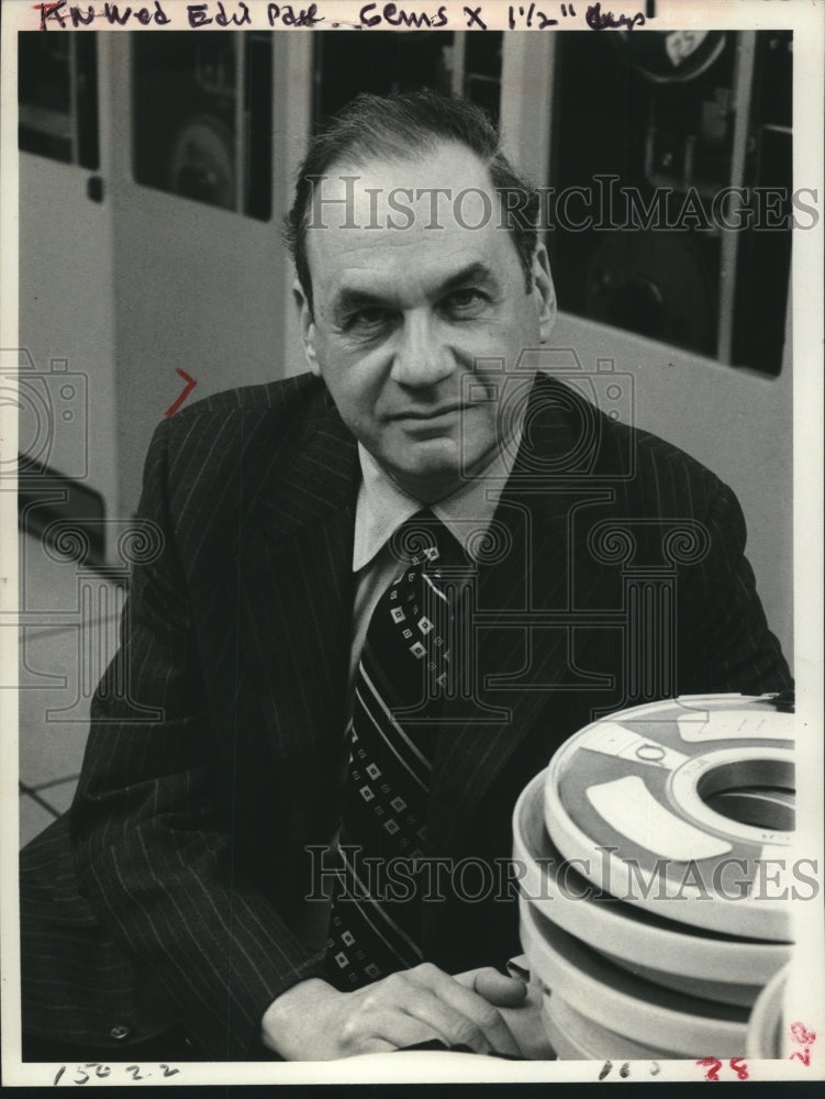 Press Photo Newscaster Edwin Newman - tup02509 - Historic Images