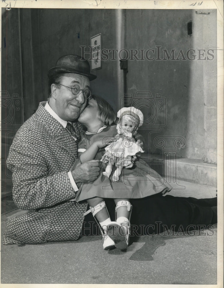 Press Photo Actor Ed Wynn in scene with young girl - tup02546 - Historic Images