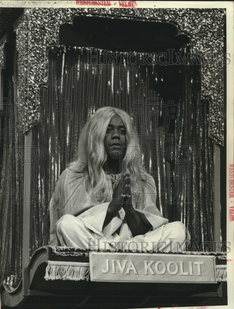 Press Photo Flip Wilson in character as guru Jiva Koolit - tup02760 - Historic Images