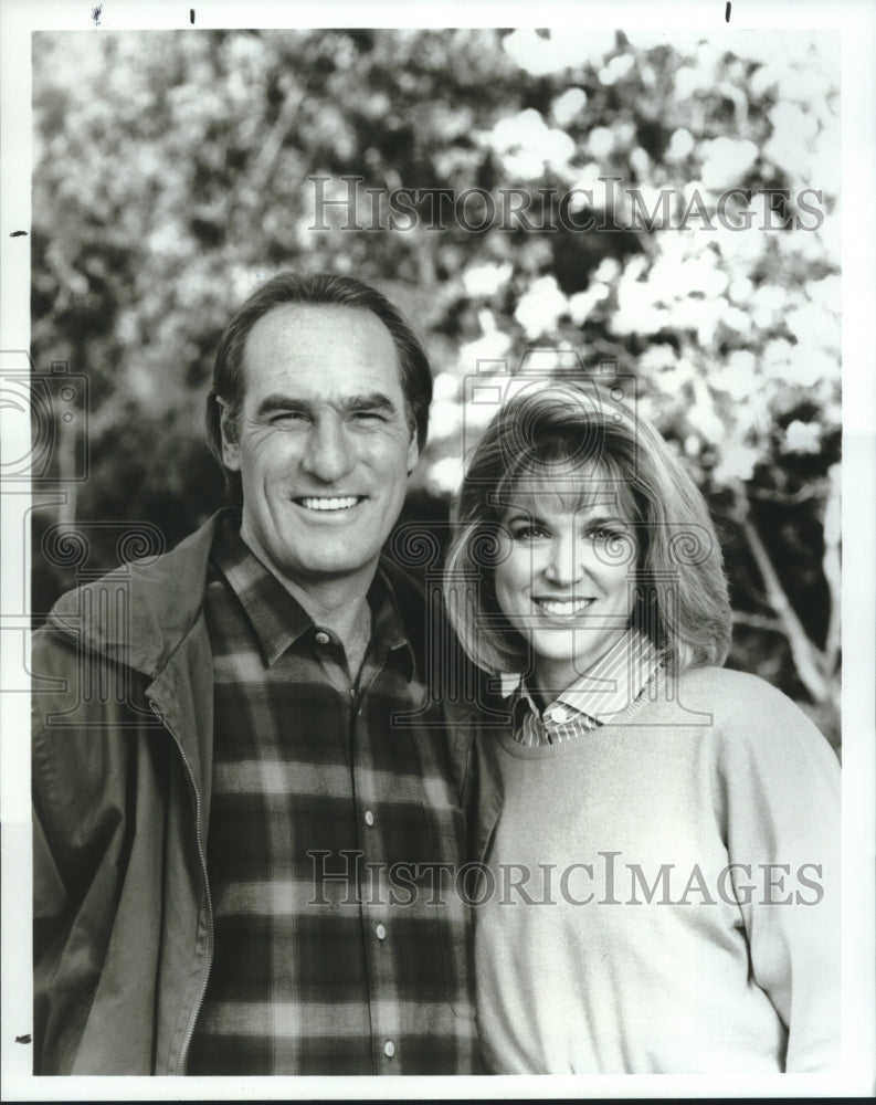 1993 Craig T. Nelson & Paula Zahn host General Motors TV special - Historic Images