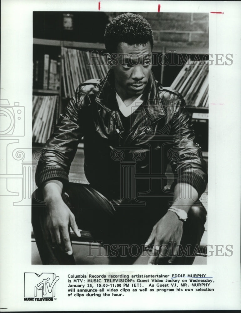 Press Photo Eddie Murphy as Guest VJ on MTV: Music Television - tup02810 - Historic Images