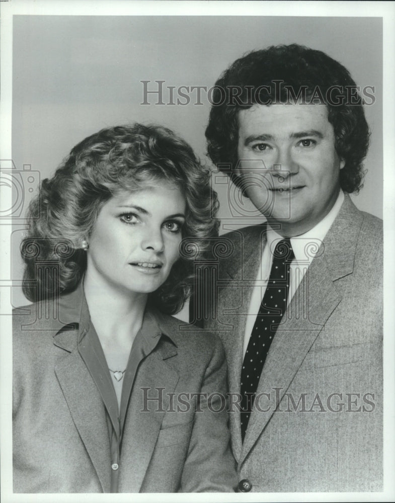 Press Photo Ron Hendren & Dixie Whatley co-host "Entertainment Tonight" - Historic Images