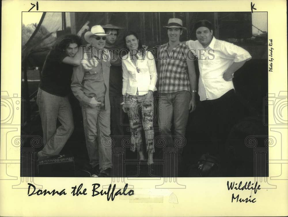 2008 Press Photo Musical Group &quot;Donna the Buffalo&quot; performing at Revolution Hall- Historic Images