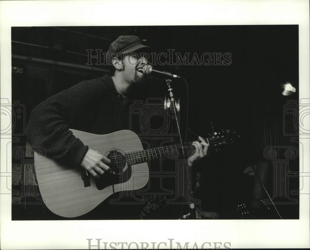 2003 Press Photo New York musician Matt Singer - tup03283- Historic Images