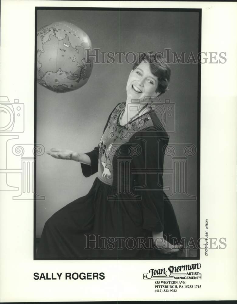 2000 Press Photo New York folk singer Sally Rogers - tup03516- Historic Images