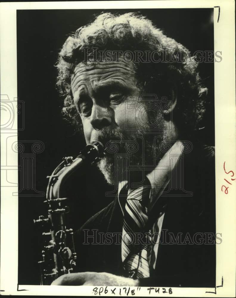 1982 Press Photo Bob Wilber plays the saxophone - tup03755- Historic Images