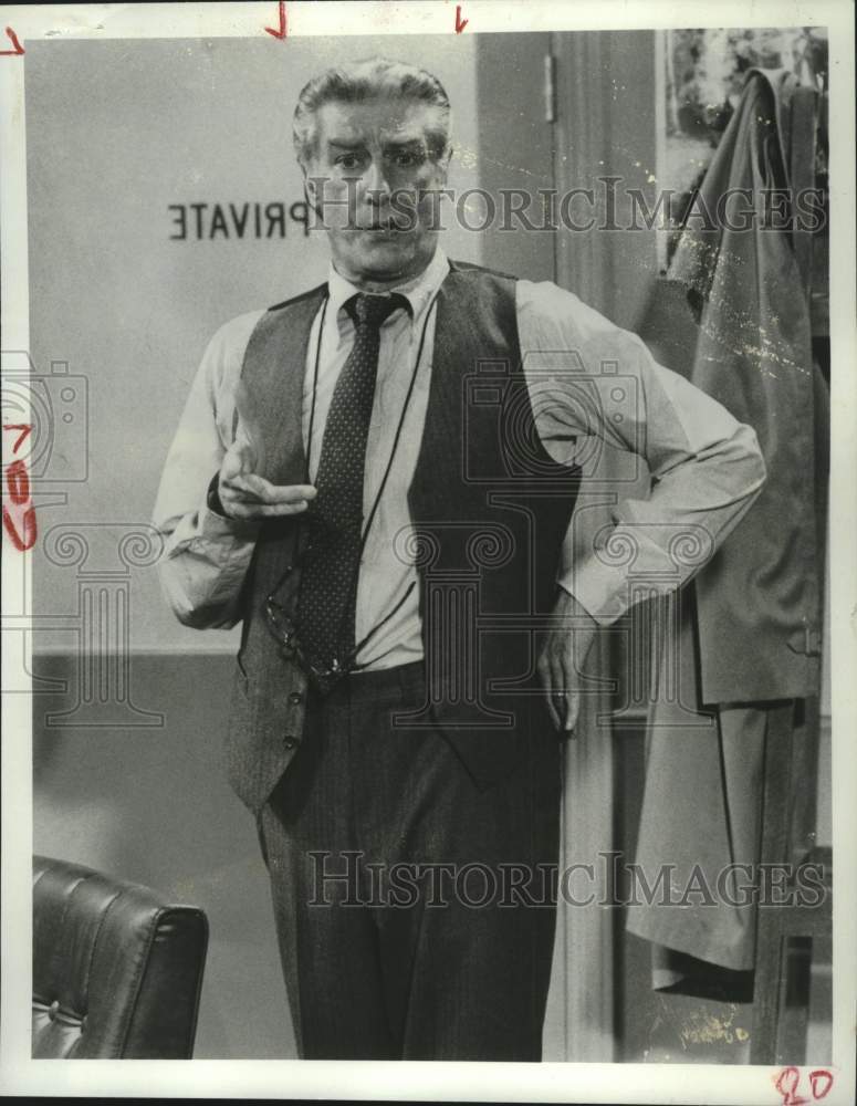 Richard Mulligan stars as Reggie Potter in "Reggie" on ABC - Historic Images