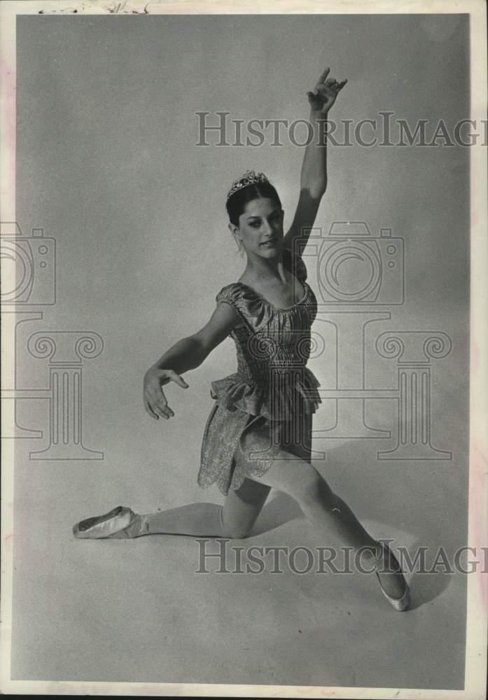 1975 Press Photo Mary Le Gere in Waltz of the Flowers from &quot;The Nutcracker&quot;- Historic Images