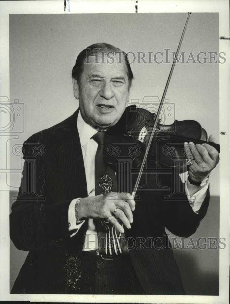 1983 Press Photo Henry Youngman on "The 1/2 Hour Comedy Hour" on ABC - tup04271- Historic Images