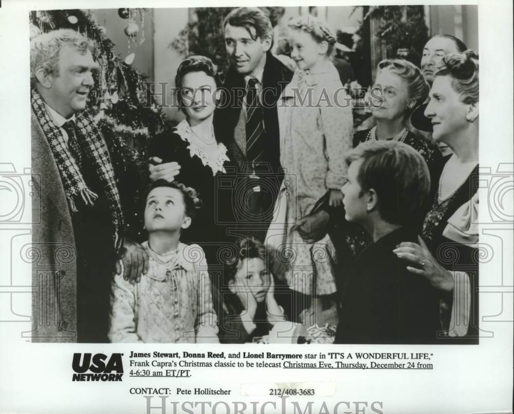 Press Photo Scene from the classic Christmas movie &quot;It&#39;s A Wonderful Life&quot; - Historic Images