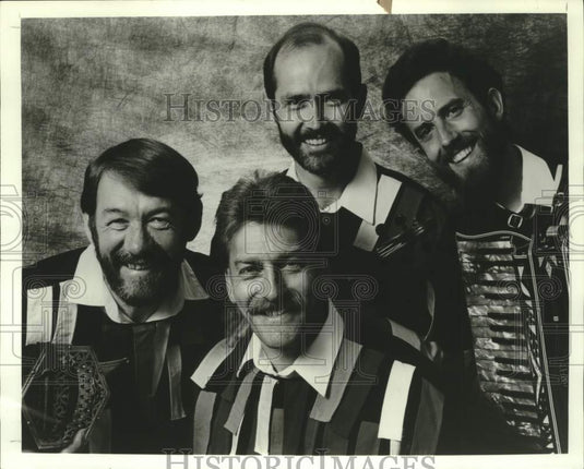 1990 Press Photo Recording artists Nowell Sing We Clear - tup04490- Historic Images