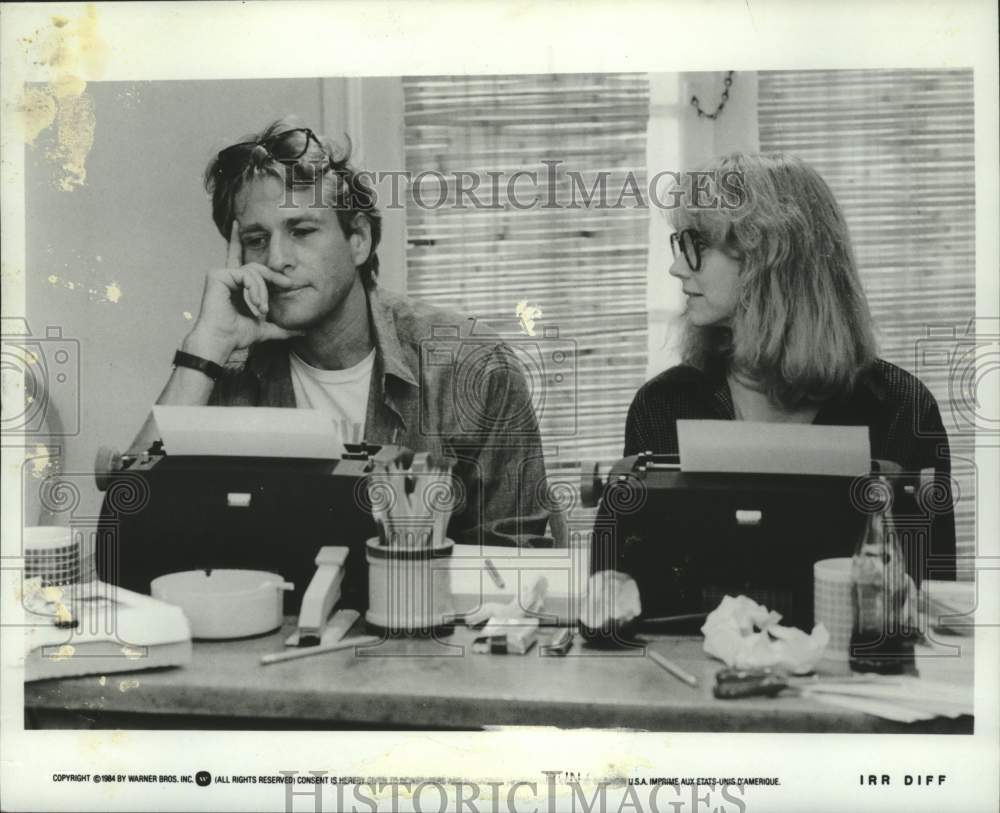 1984 Press Photo Ryan O'Neal & Shelley Long in "Irreconcilable Differences"- Historic Images